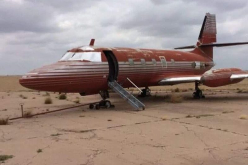 Elvis Presley’s private jet from 1962 has just been sold, and its interior is amazing.