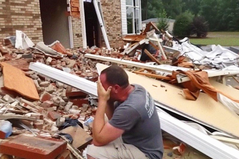 Son Who Didn’t Visit His Mother for Years Comes and Sees Her House Destroyed – Story of the Day